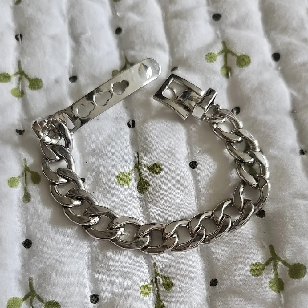 Elegant Silver Chain Bracelet